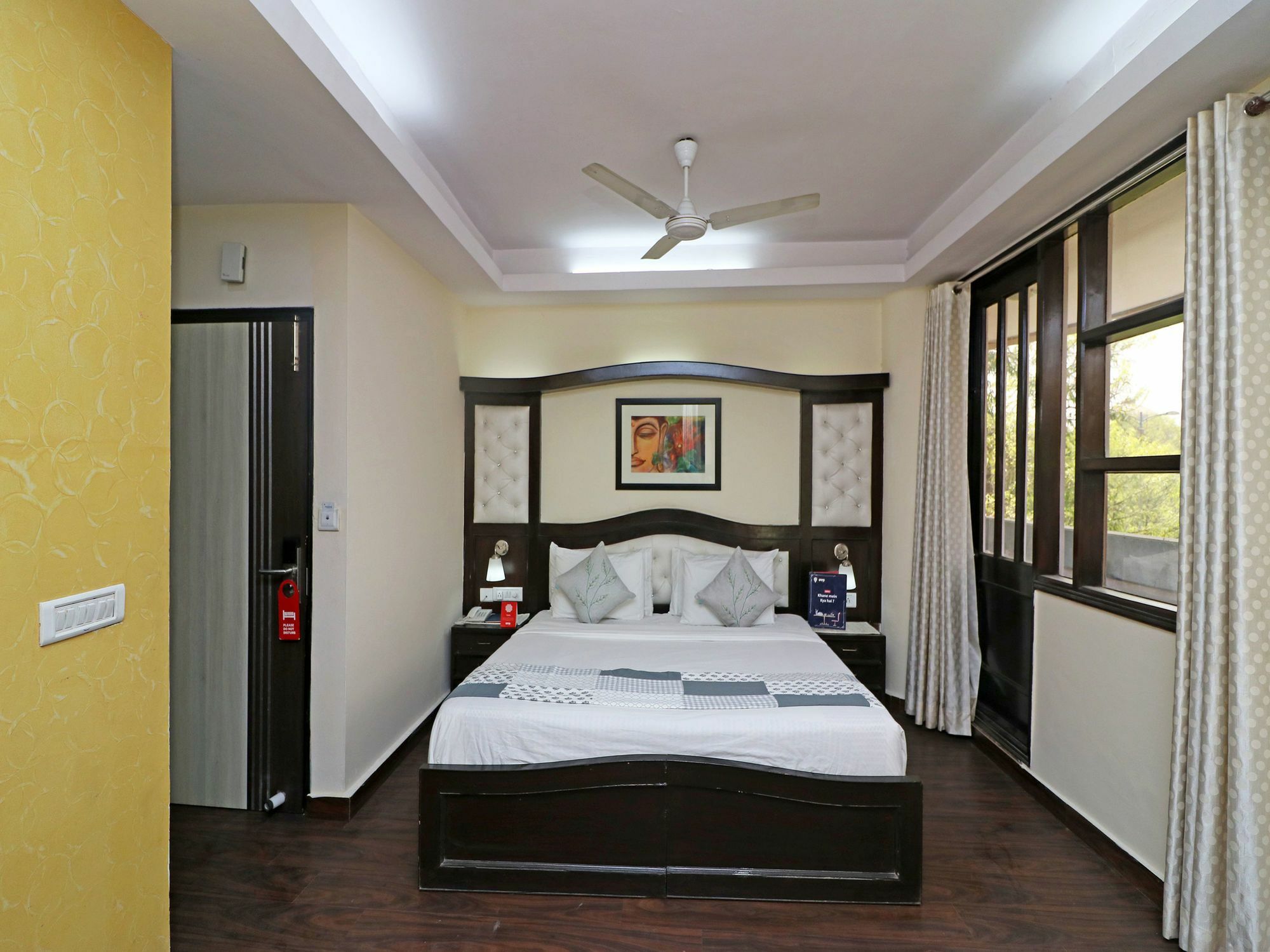 Hotel Oyo 13451 Star Corporate Avenue 2*