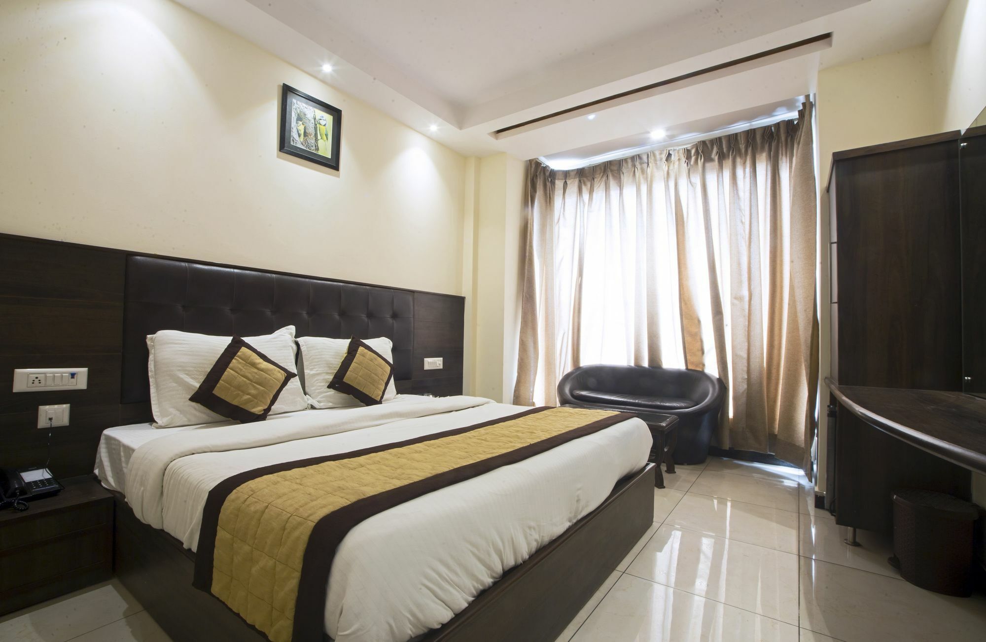 Hotel Fabexpress Le Continental Paharganj New Delhi