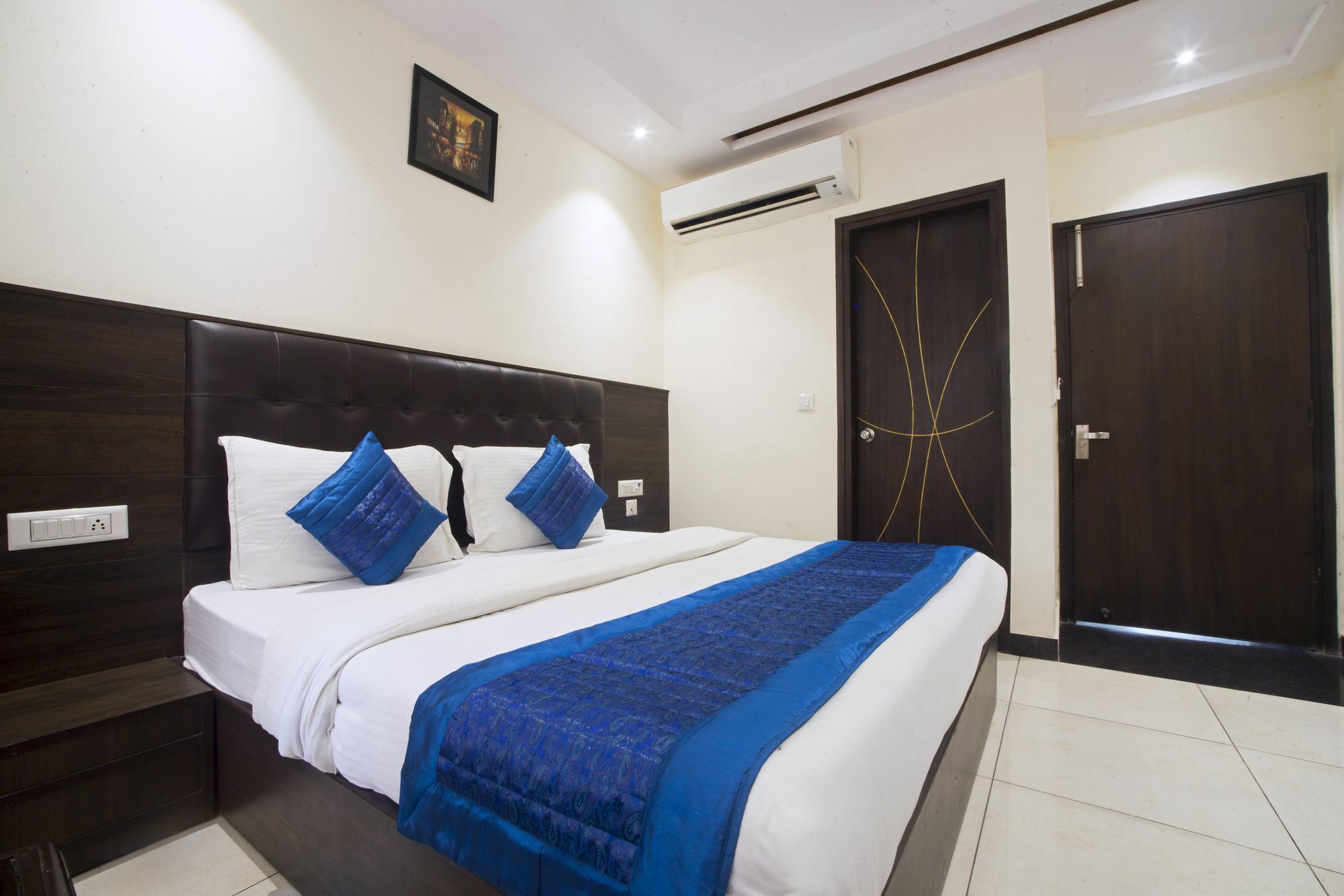 Fabexpress Le Continental Paharganj