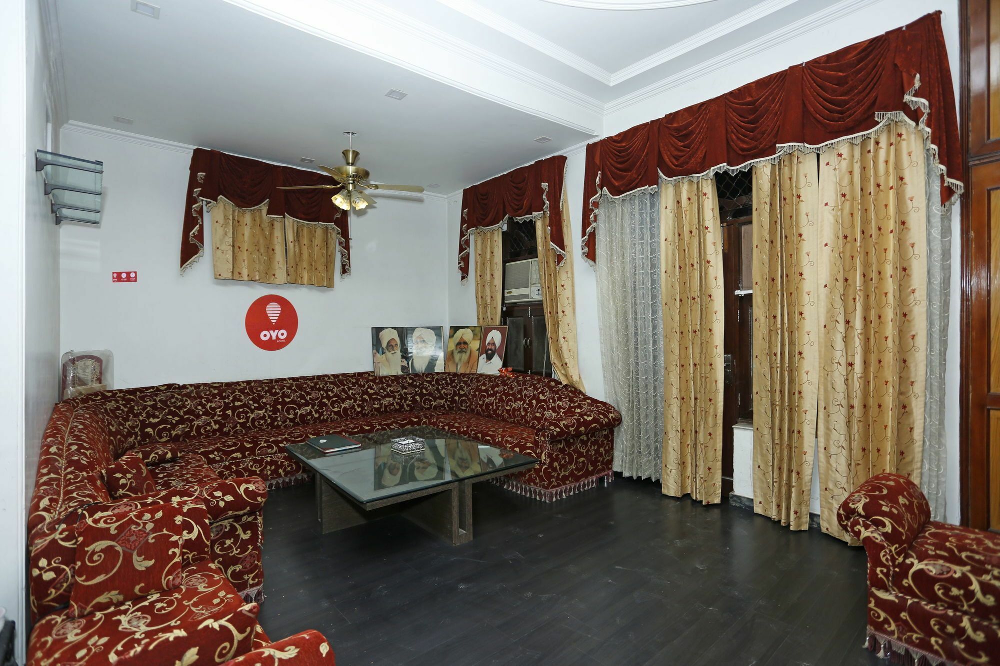 Oyo 8481 Le Tara Residency Hotel 3*