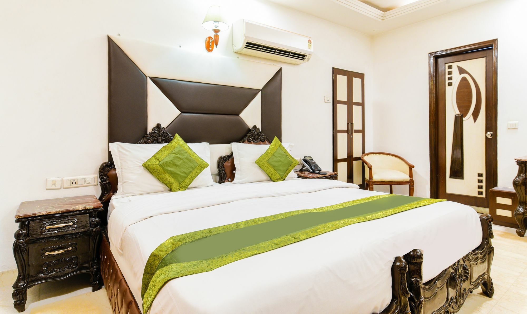 Baljeet Hotel 3*
