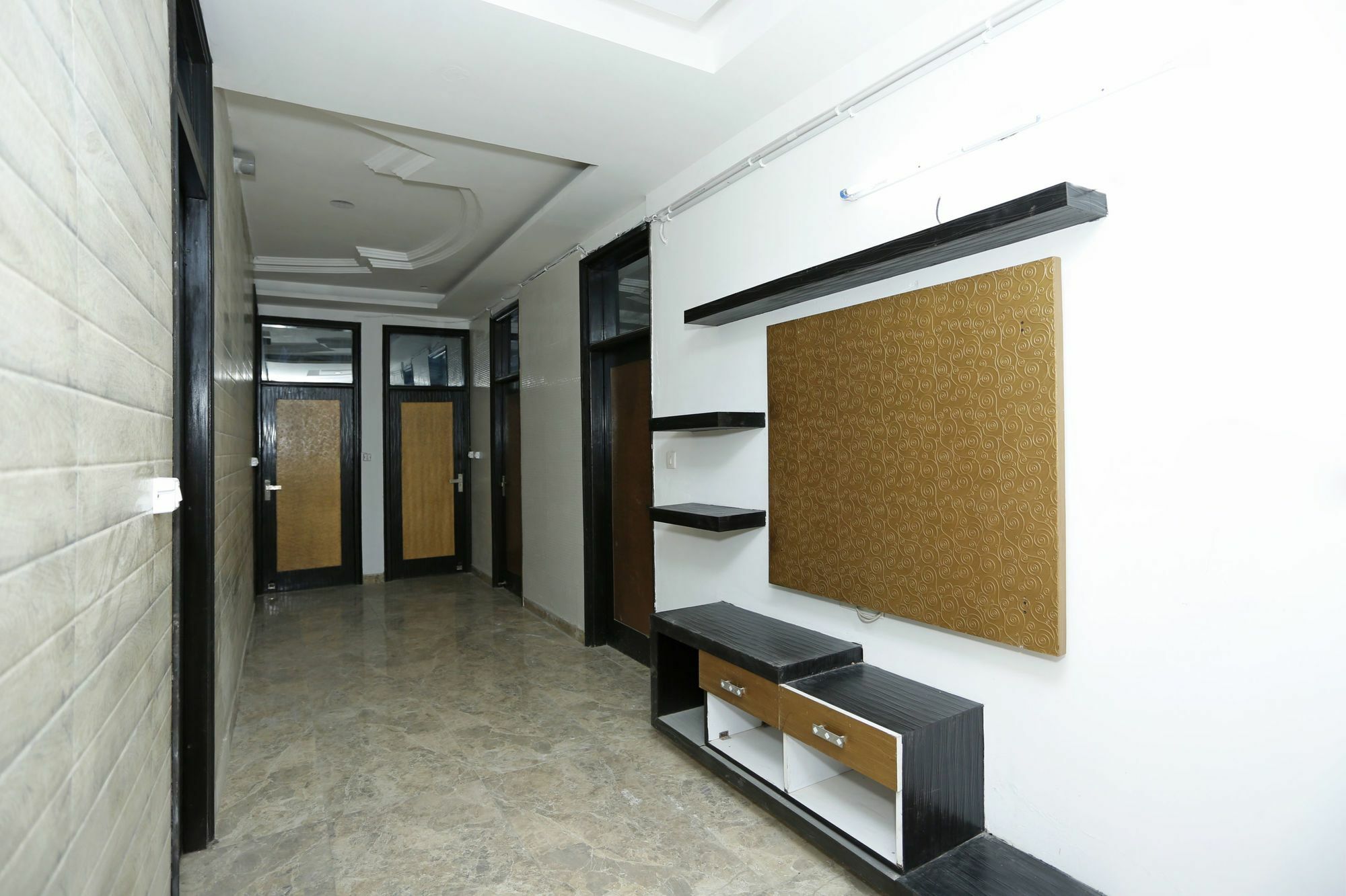 Oyo 8481 Le Tara Residency Hotel 3*