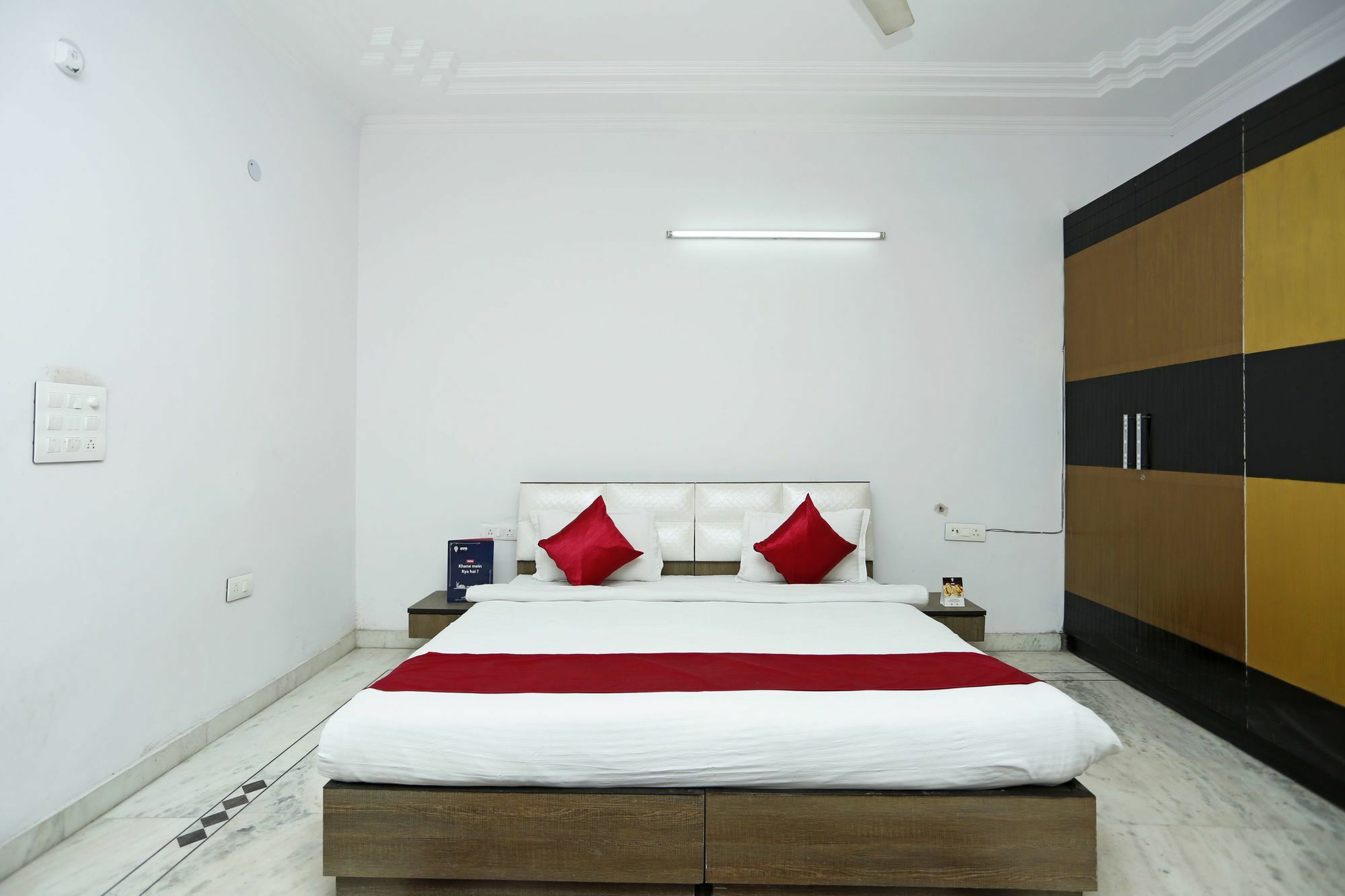 Oyo 8481 Le Tara Residency Hotel