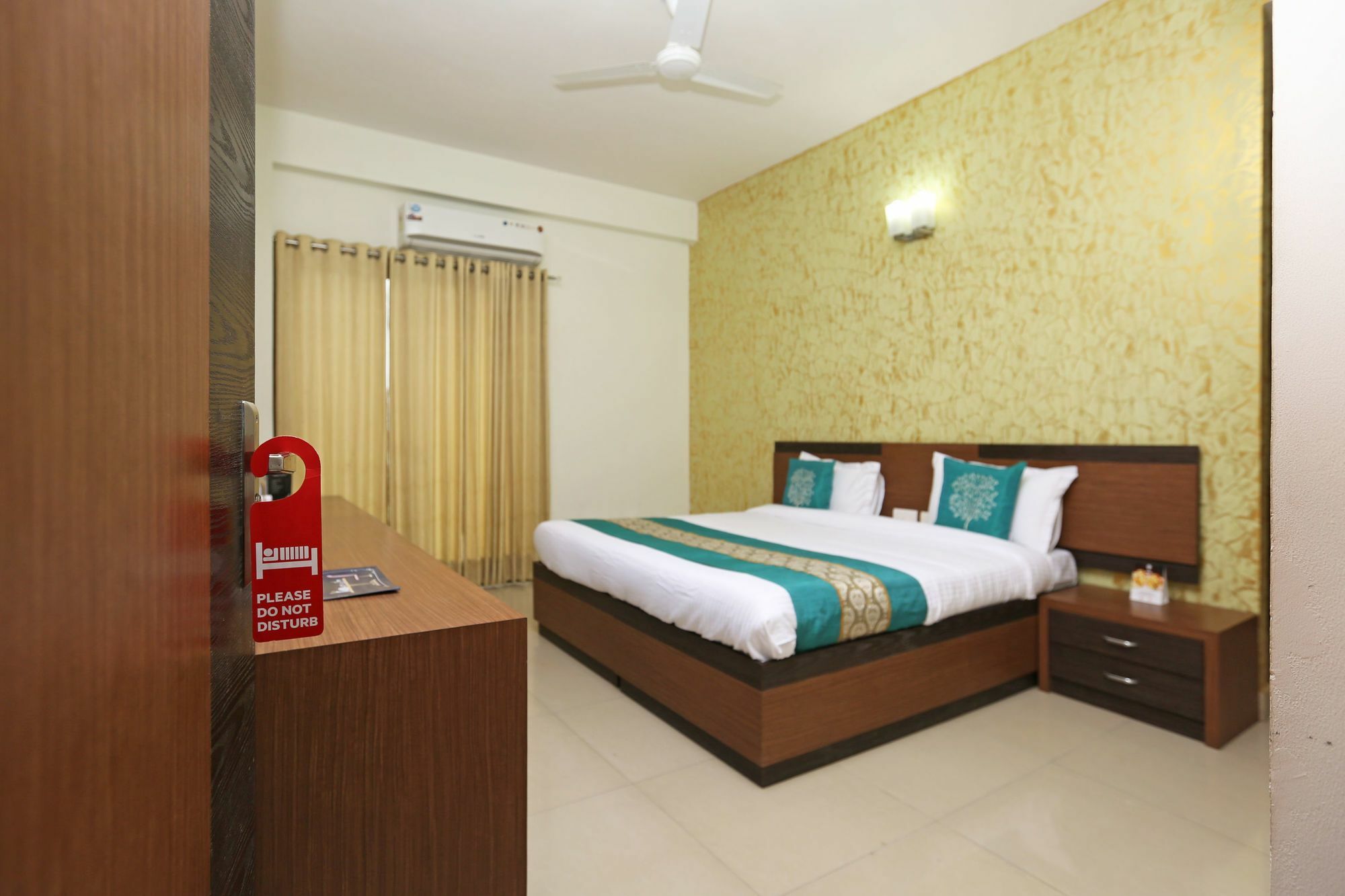 Oyo 8481 Le Tara Residency Hotel 3*