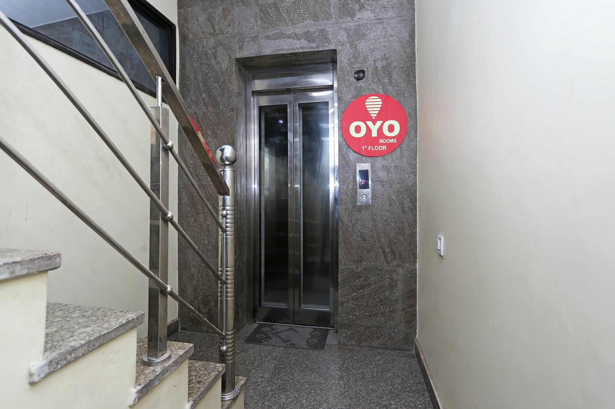 Oyo 4930 Em Residency Hotel New Delhi