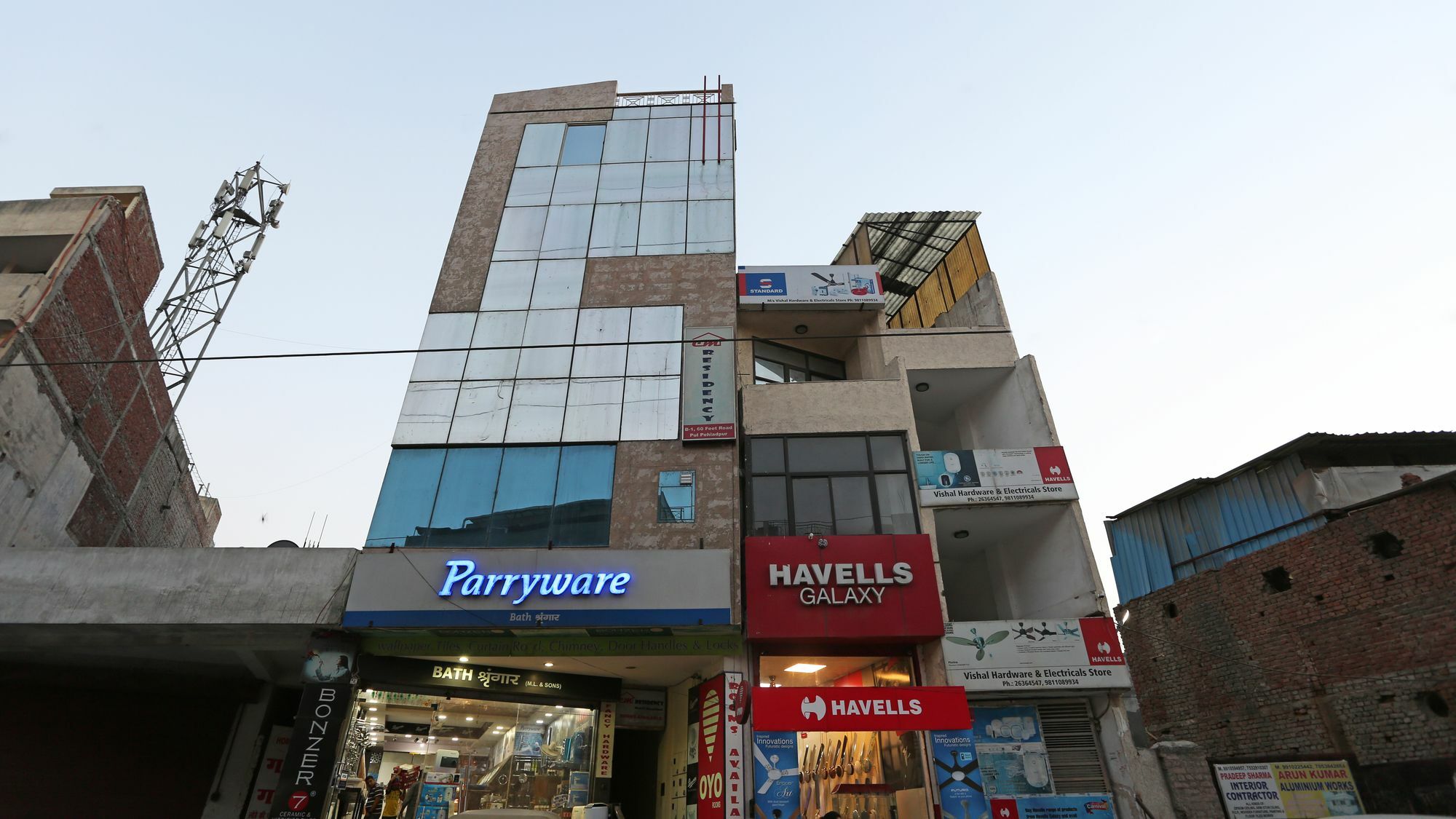 Hotel Oyo 4930 Em Residency