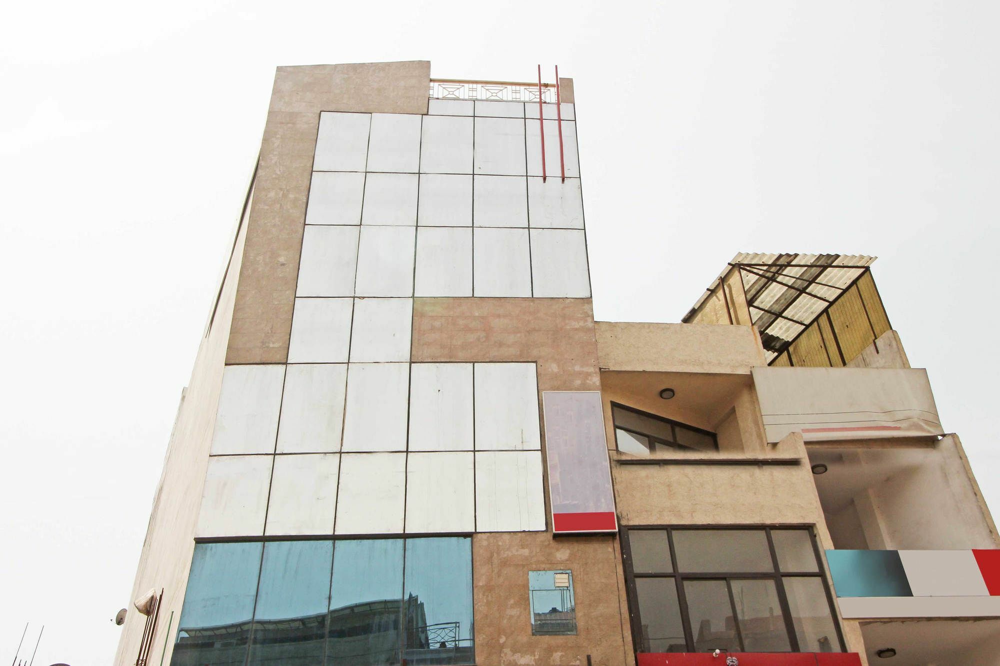 Oyo 4930 Em Residency Hotel New Delhi