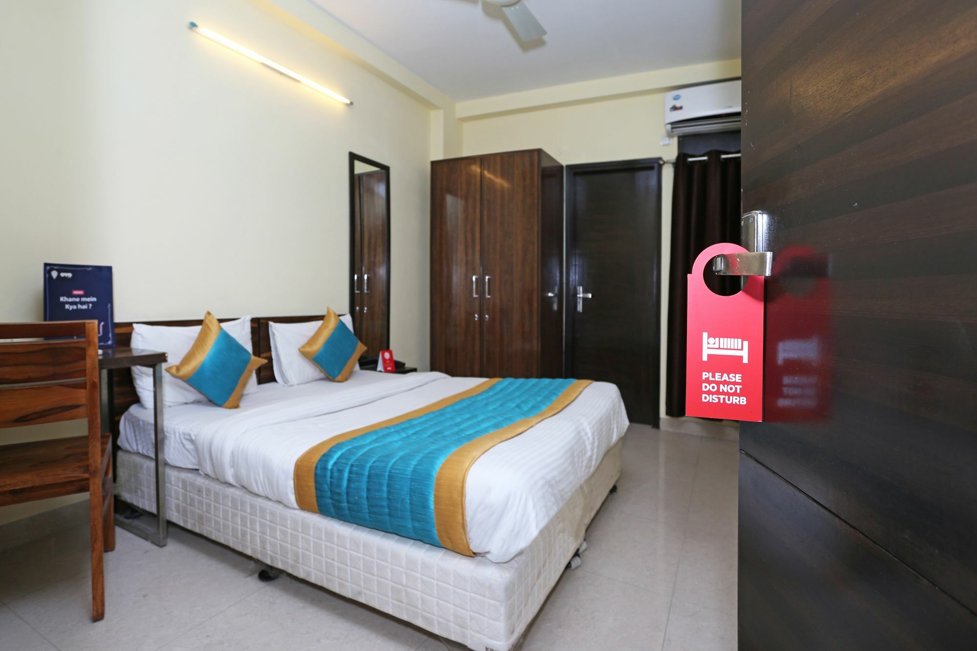 Oyo 4930 Em Residency Hotel 3*