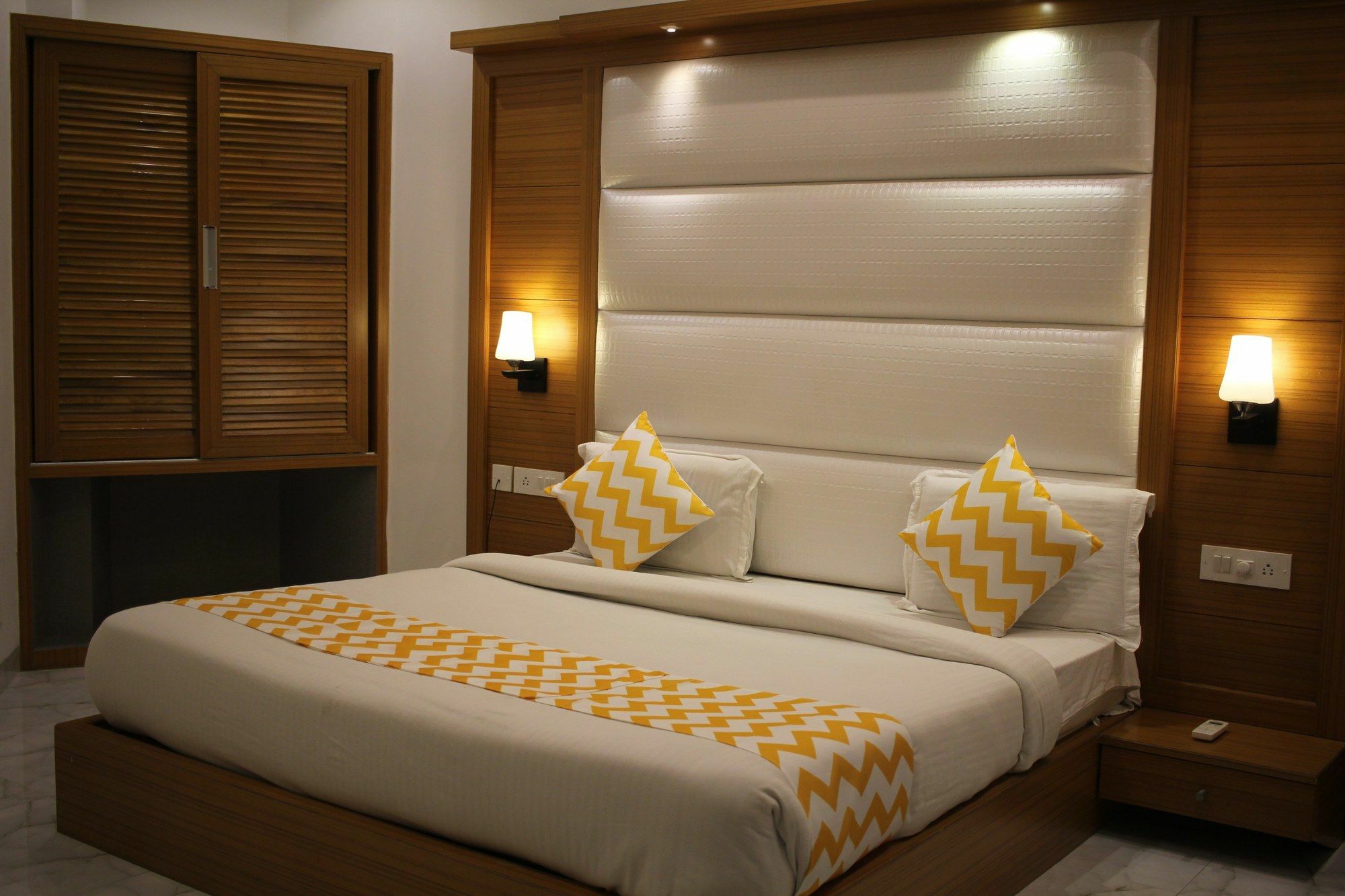 Fabhotel Star Delhi Airport Hotel