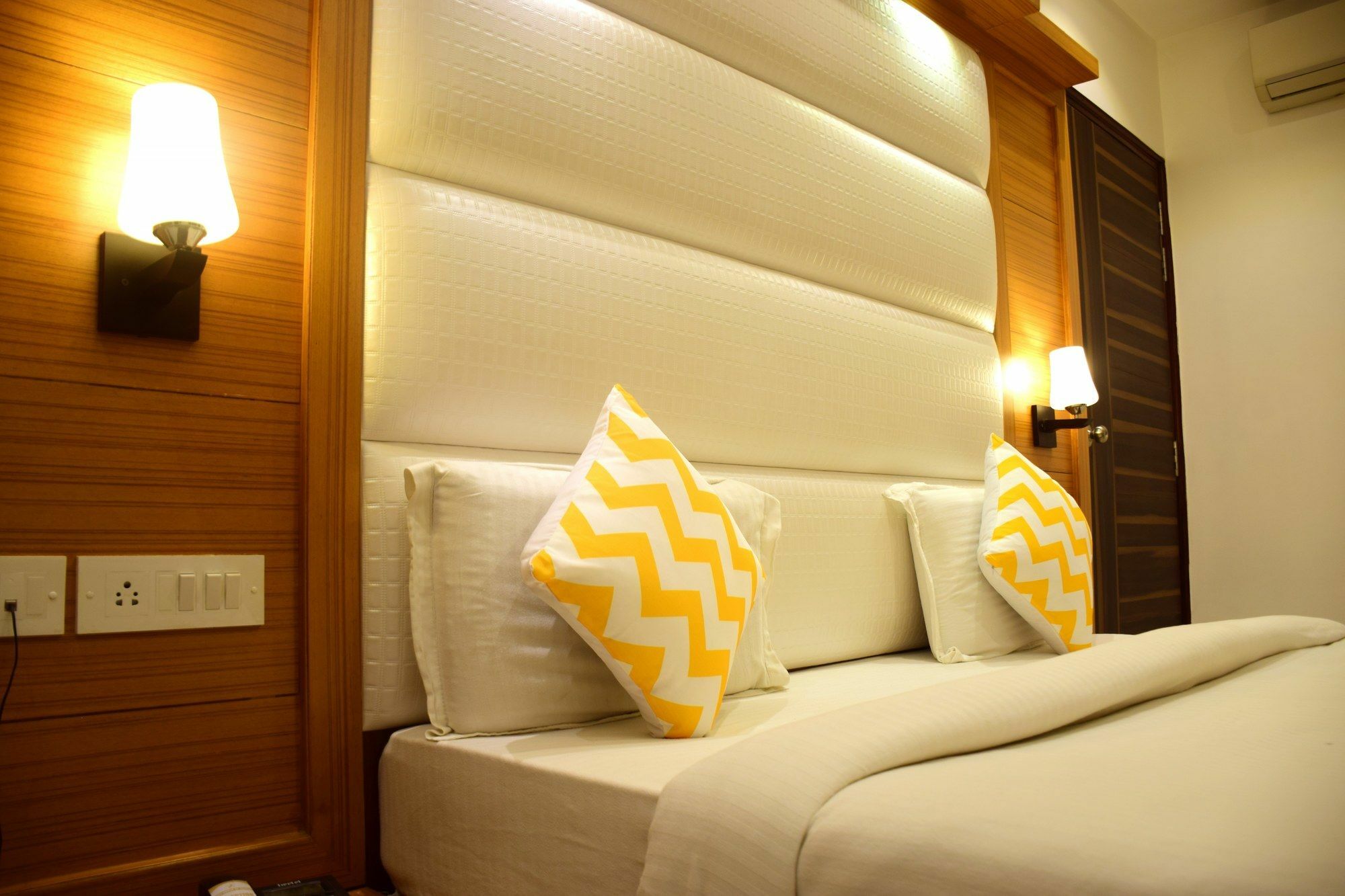 Fabhotel Star Delhi Airport 3*