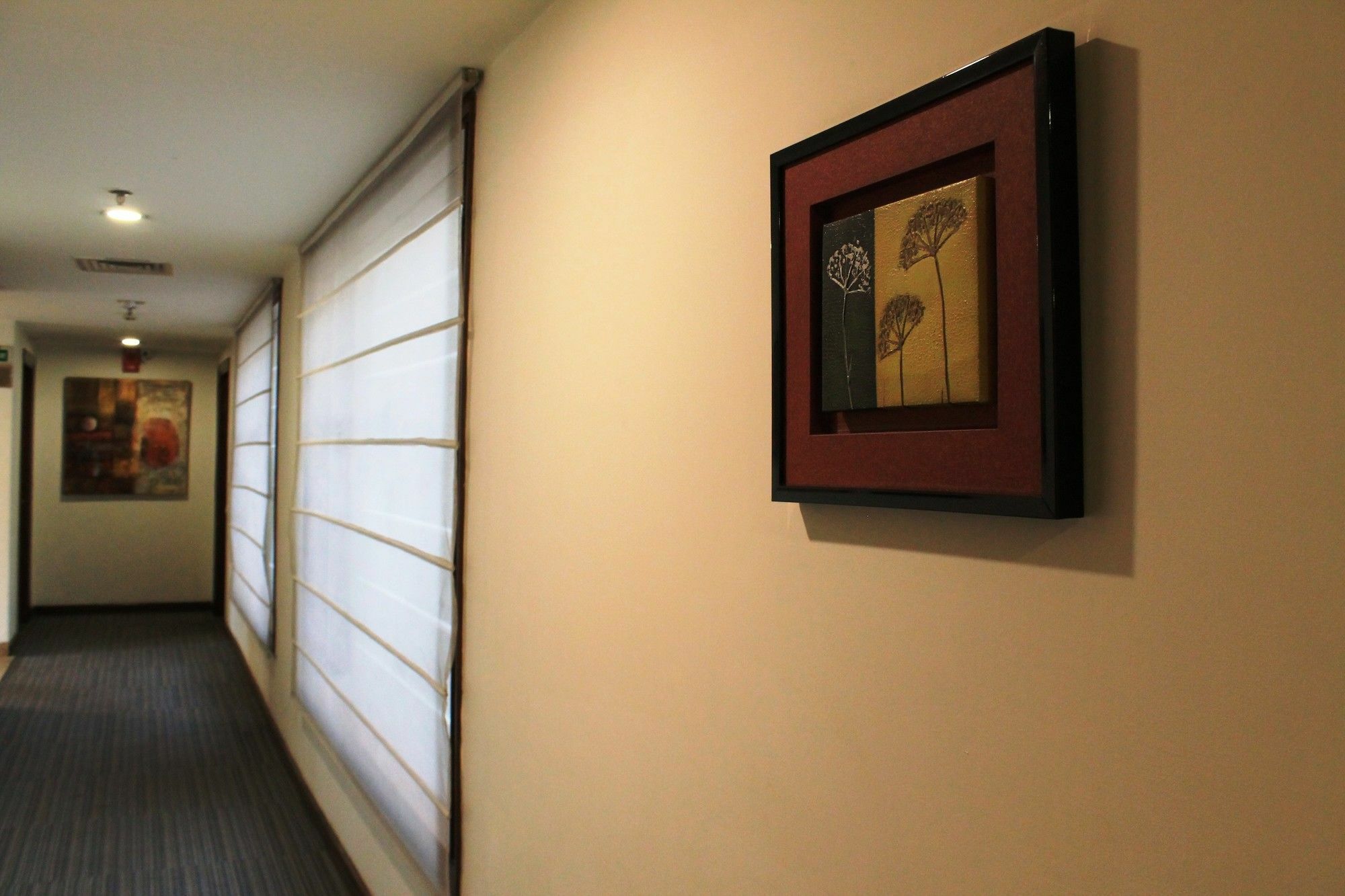 Hotel Indus Biznotel New Delhi