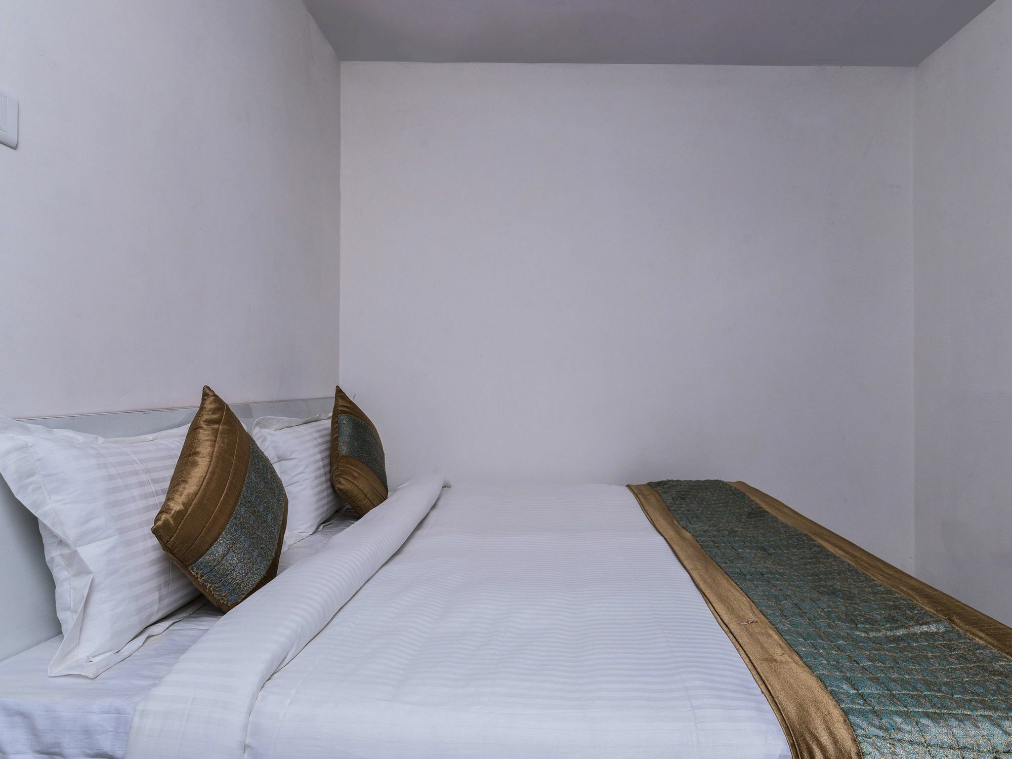 Oyo 15624 Golden Plaza 3* New Delhi