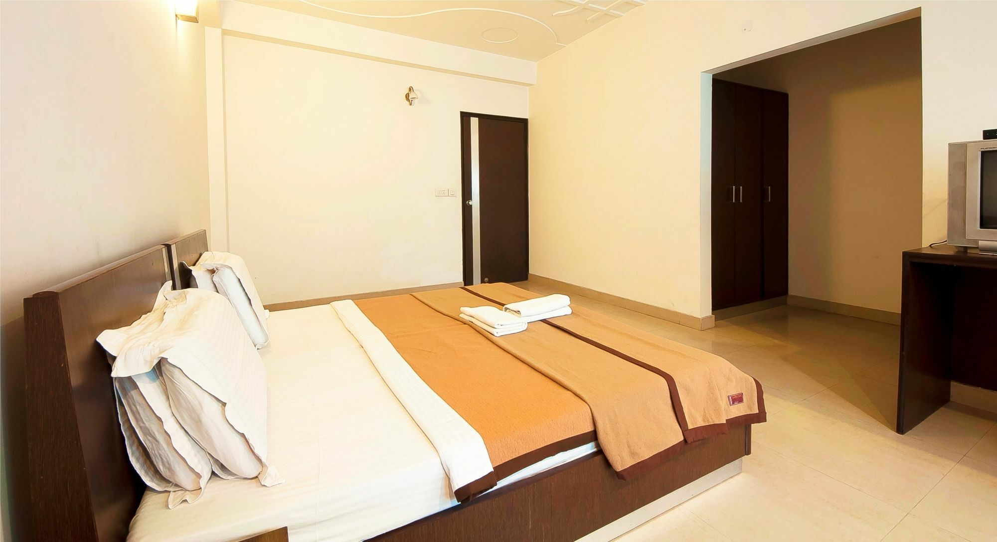 Lohmod At National Highway 8 - Free Airport Transffer 3*