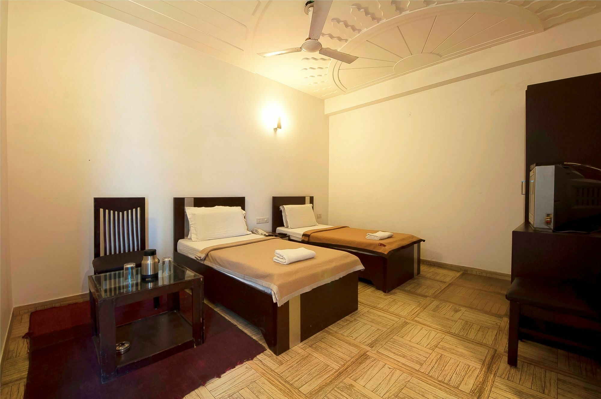 Hotel Lohmod At National Highway 8 - Free Airport Transffer New Delhi