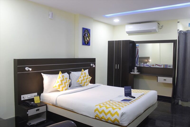Shri Vinayak In Centre At Railway Station-by Rcg Hotel 4*