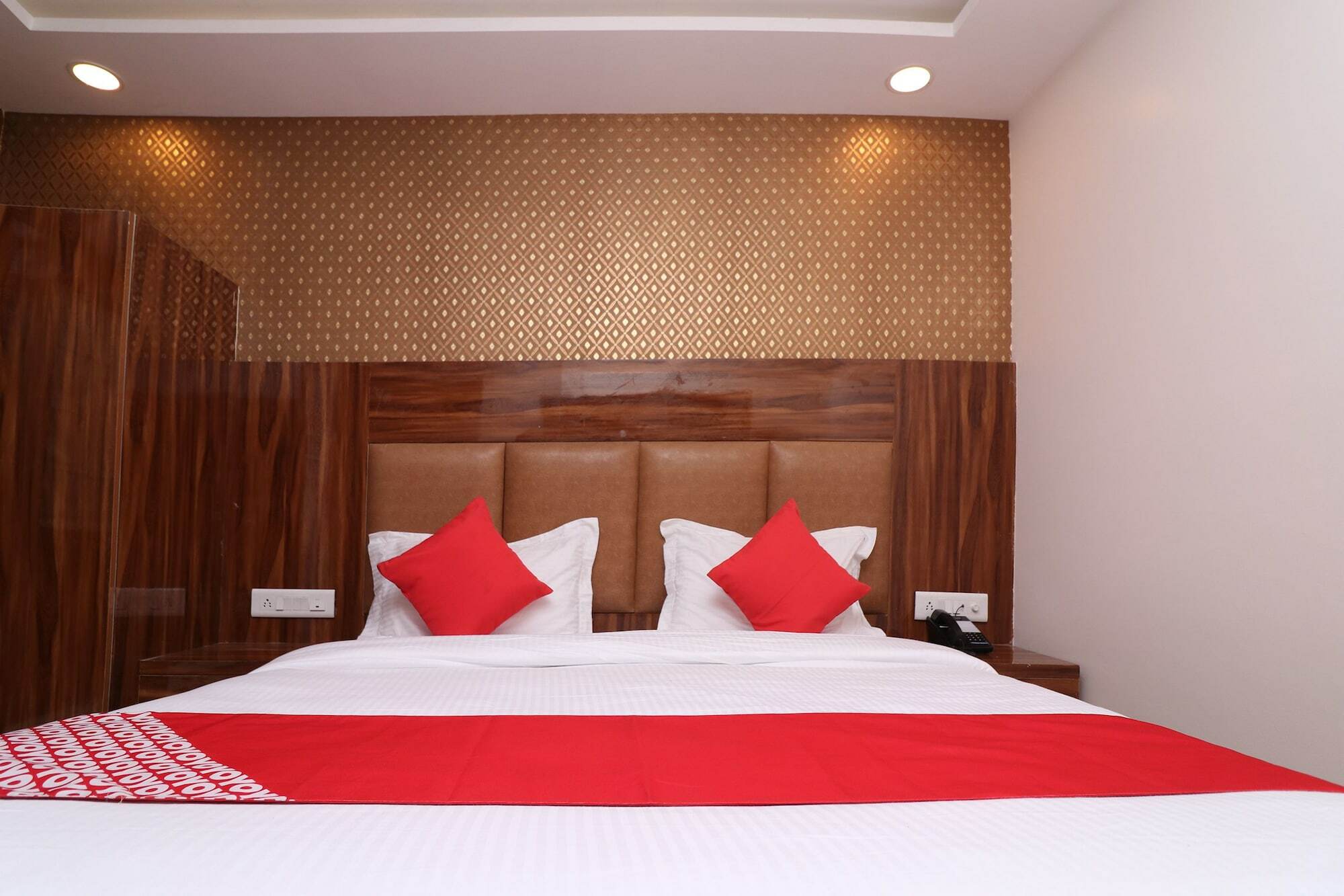 Olivia Entrance Delhi Airport Mahipalpur Hotel New Delhi
