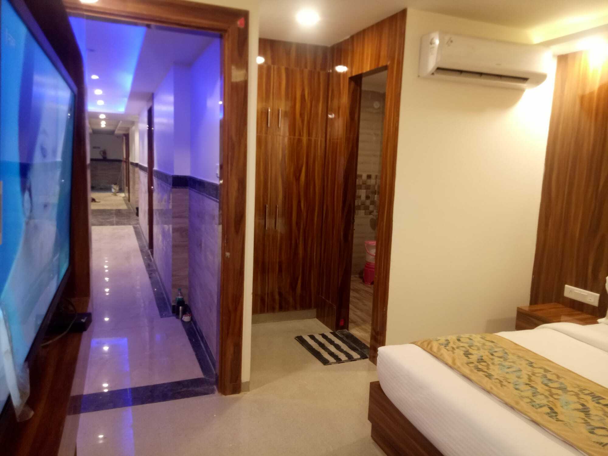 Olivia Entrance Delhi Airport Mahipalpur 3*