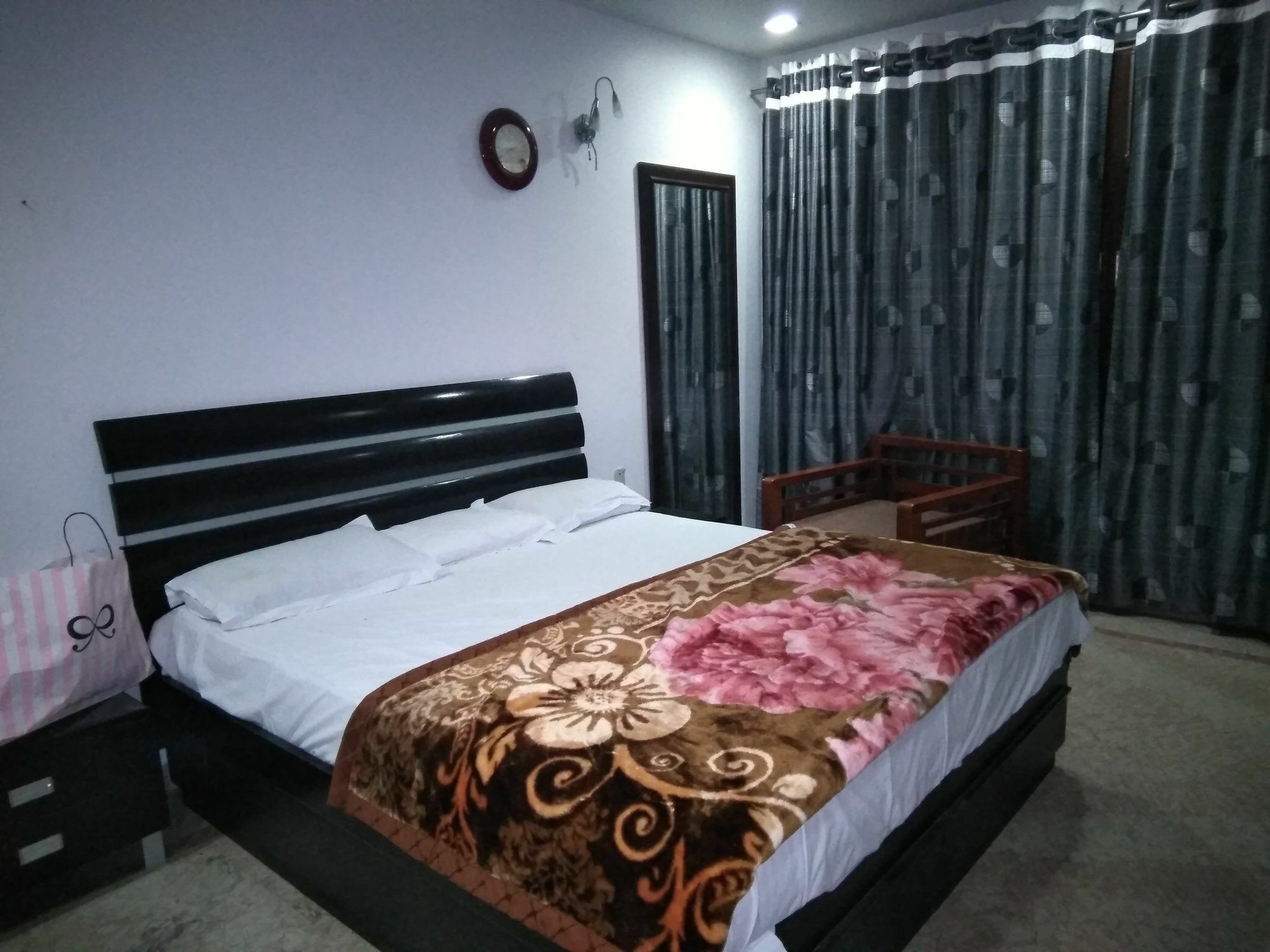 Livia Residency