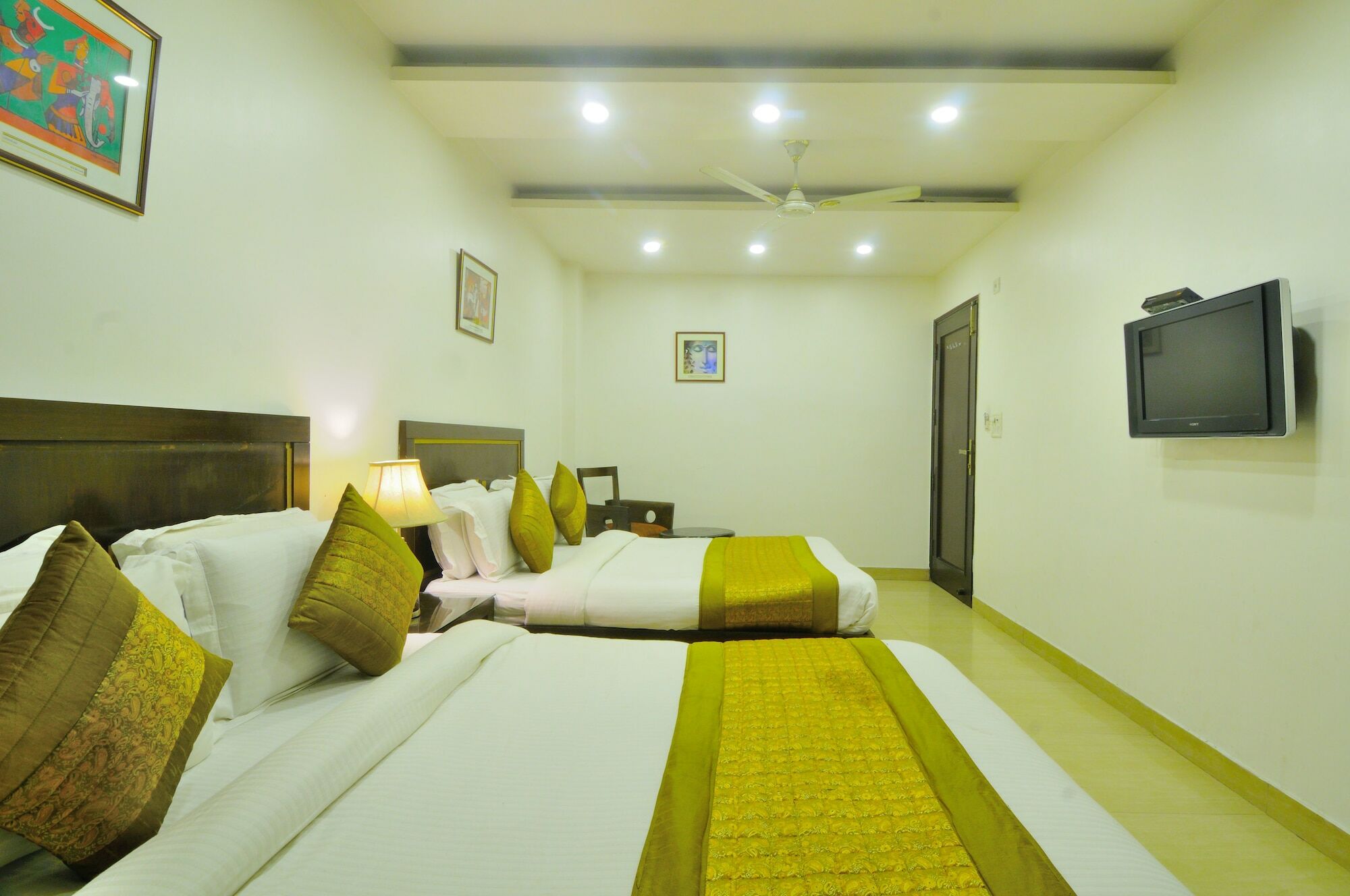 Hotel Maya 'new Delhi'