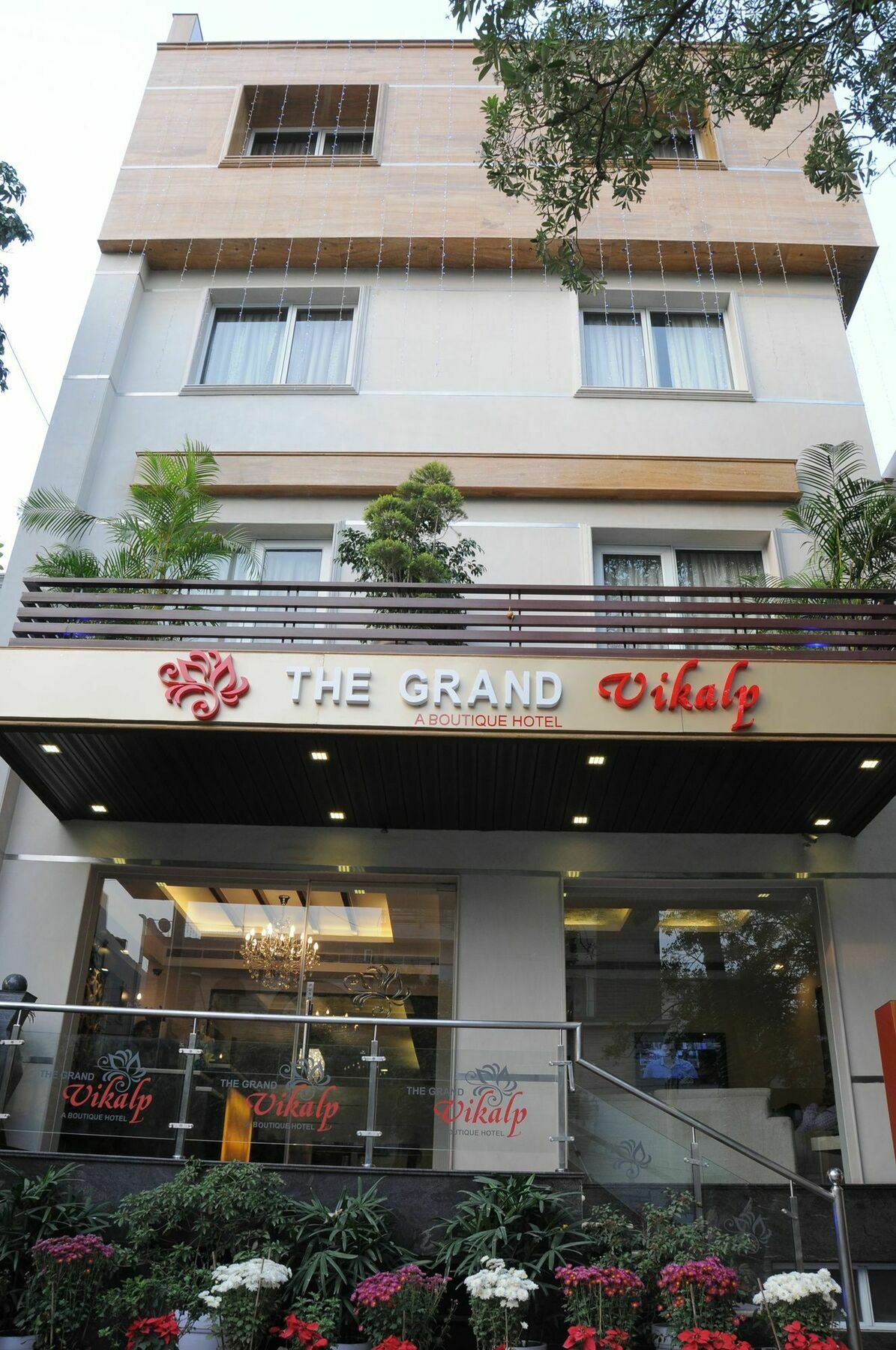 Hotel The Grand Vikalp By Saga New Delhi