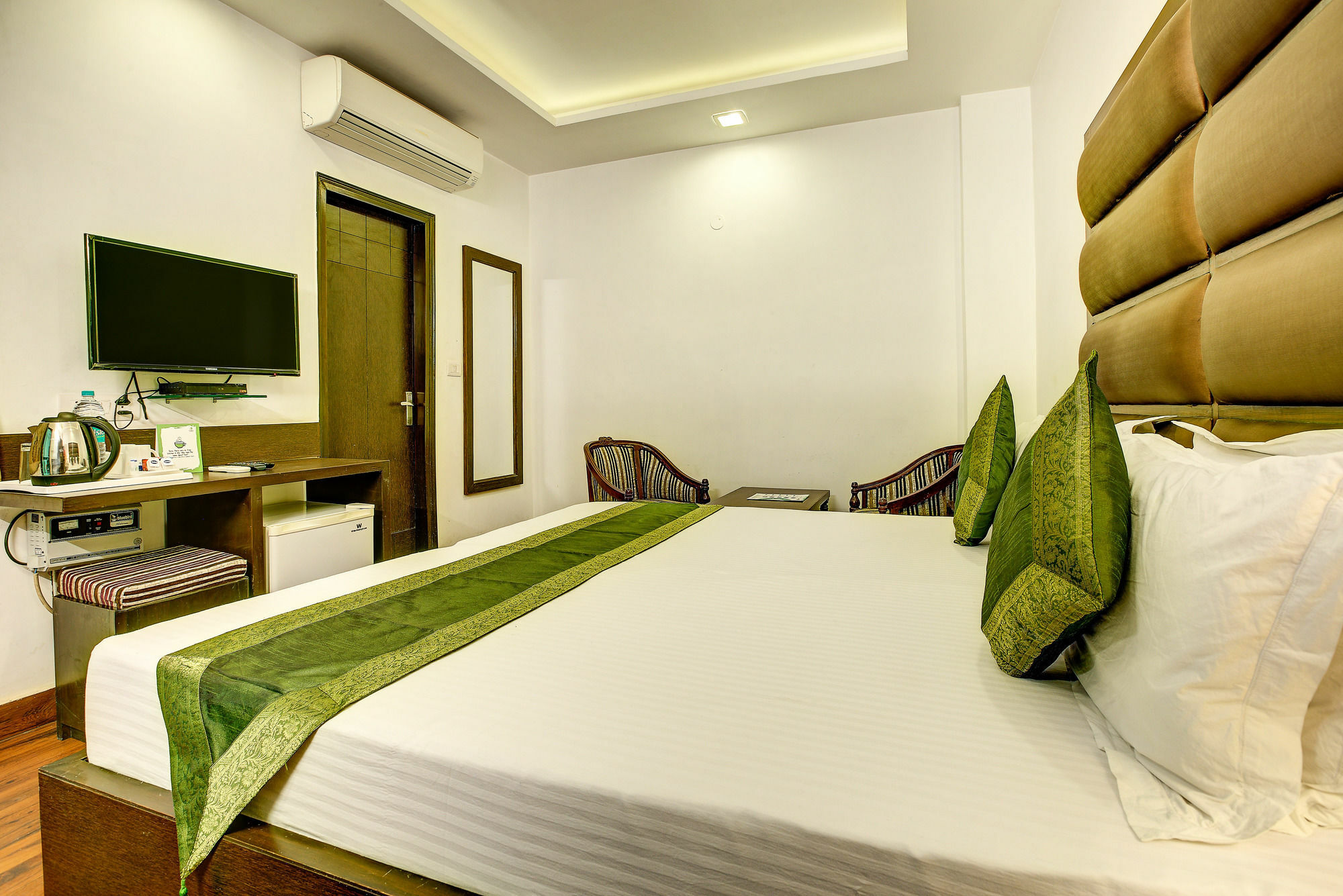 Treebo C T International Hotel 3*