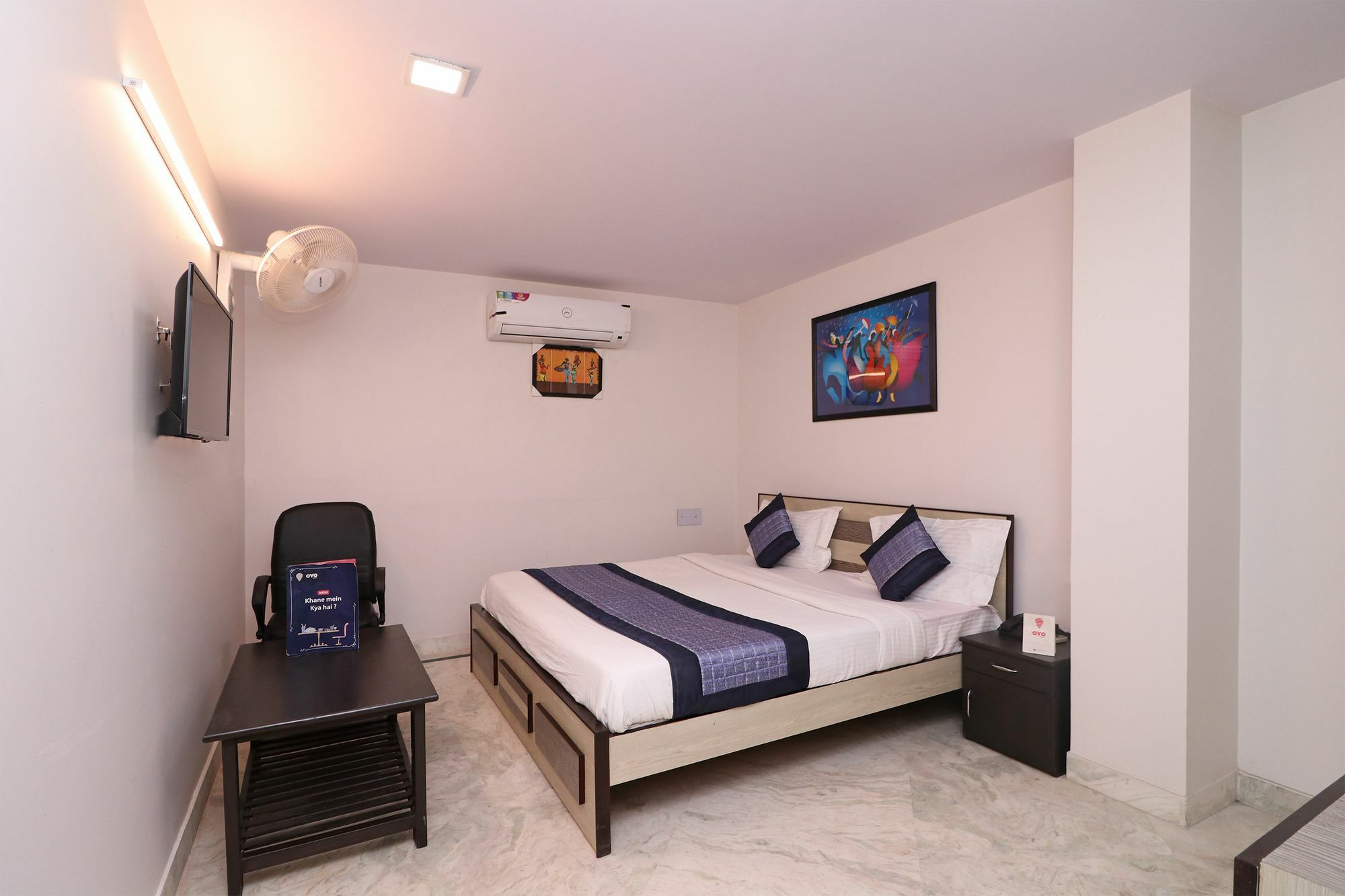 Oyo 14723 Diamond Deluxe Guest house New Delhi