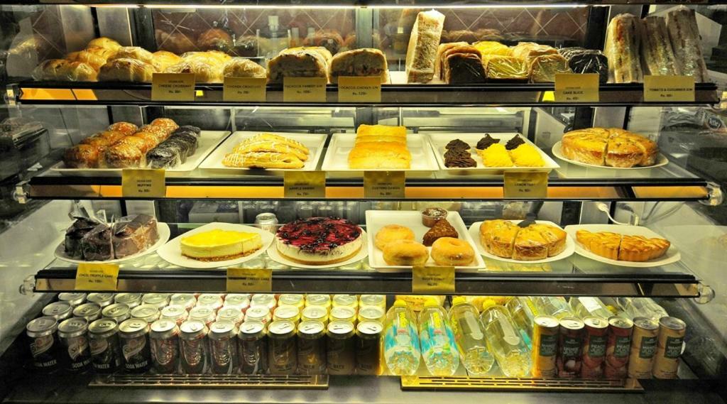 Sweet Near Railway Station Hotel