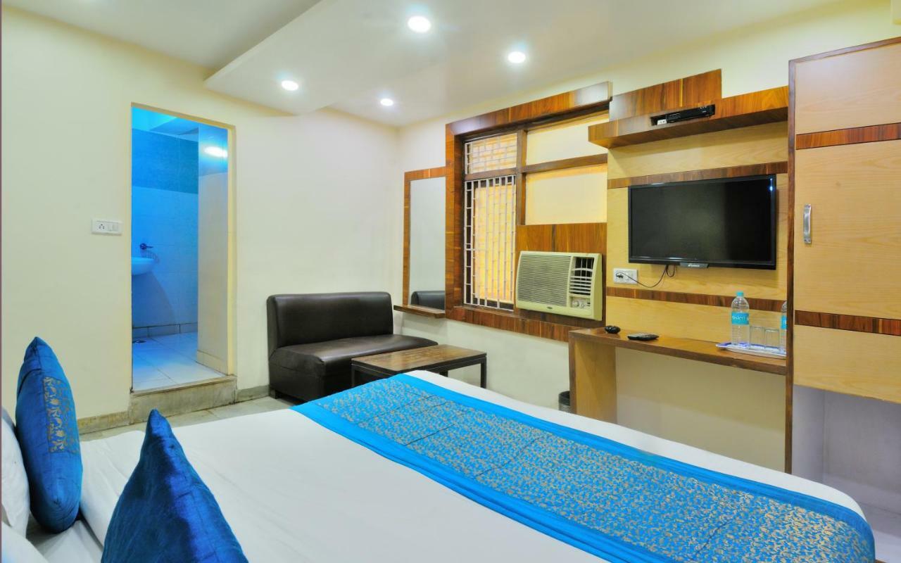 Lahorimal Deluxe Hotel