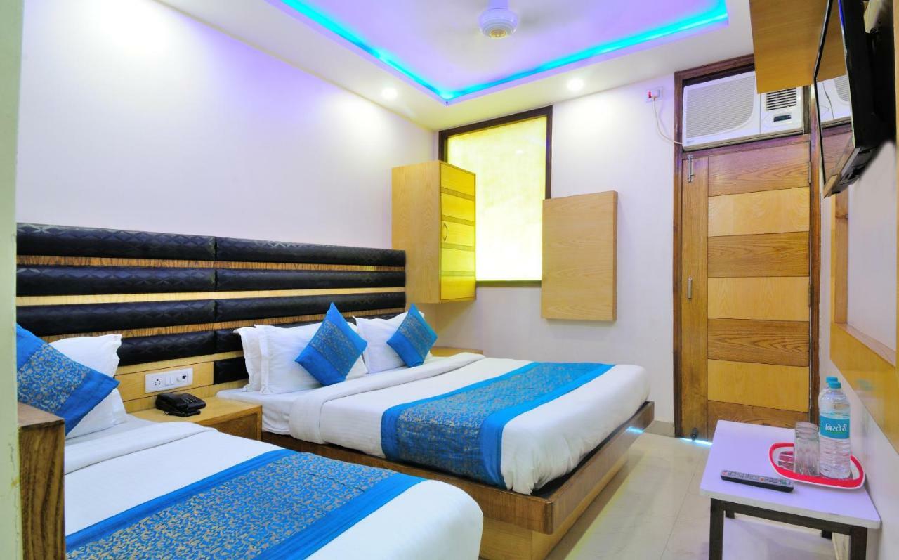 Lahorimal Deluxe Hotel 2*