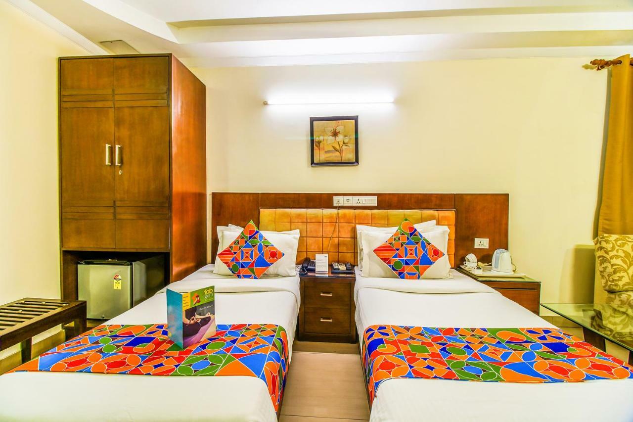Fabhotel Cosy Palace Hotel
