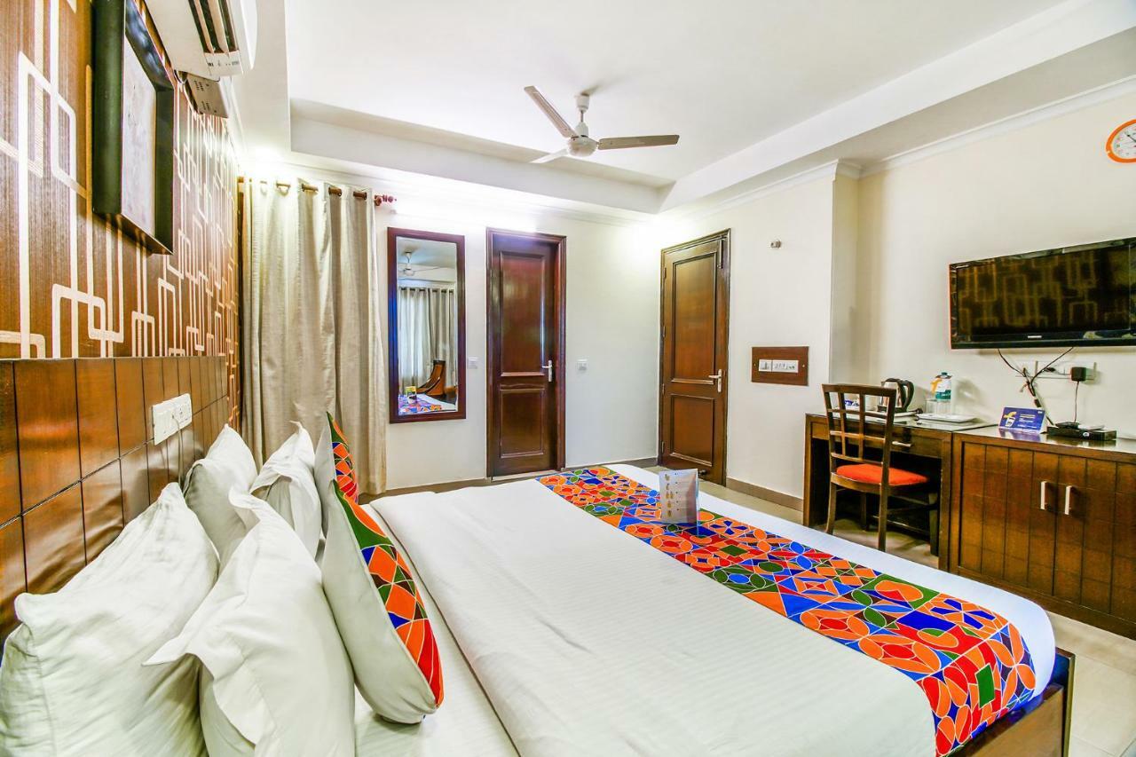 Hotel Fabhotel Cosy Palace