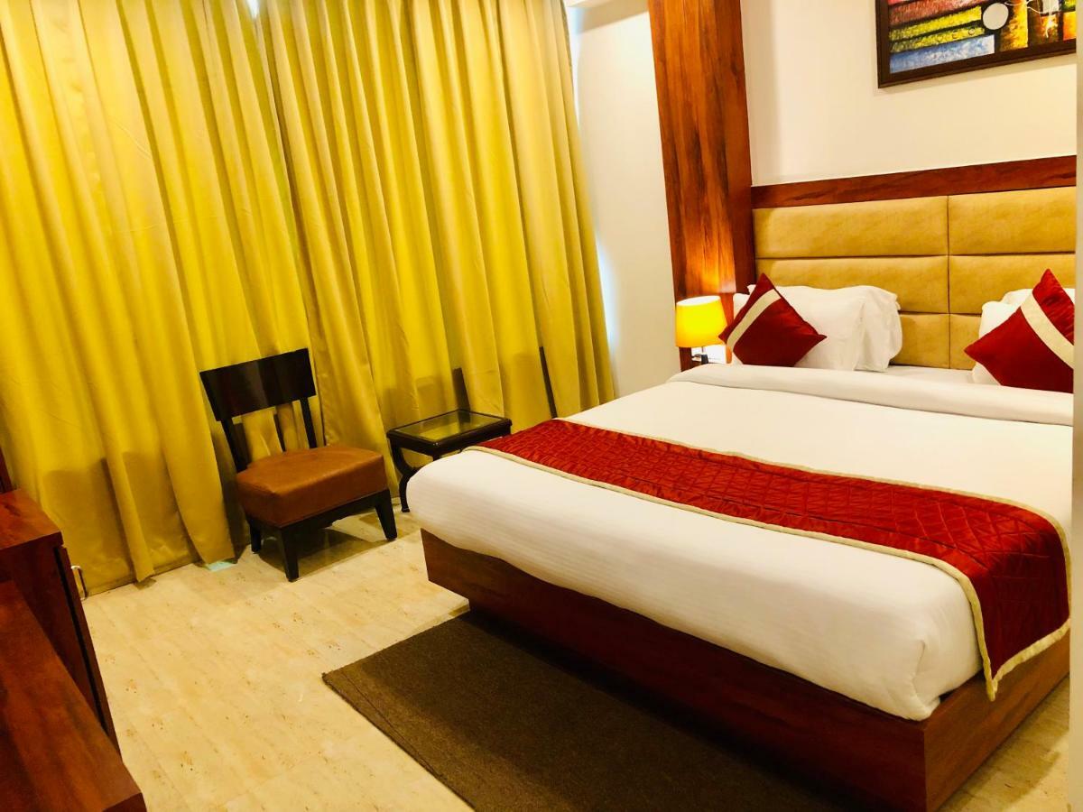 Hotel Red Crown