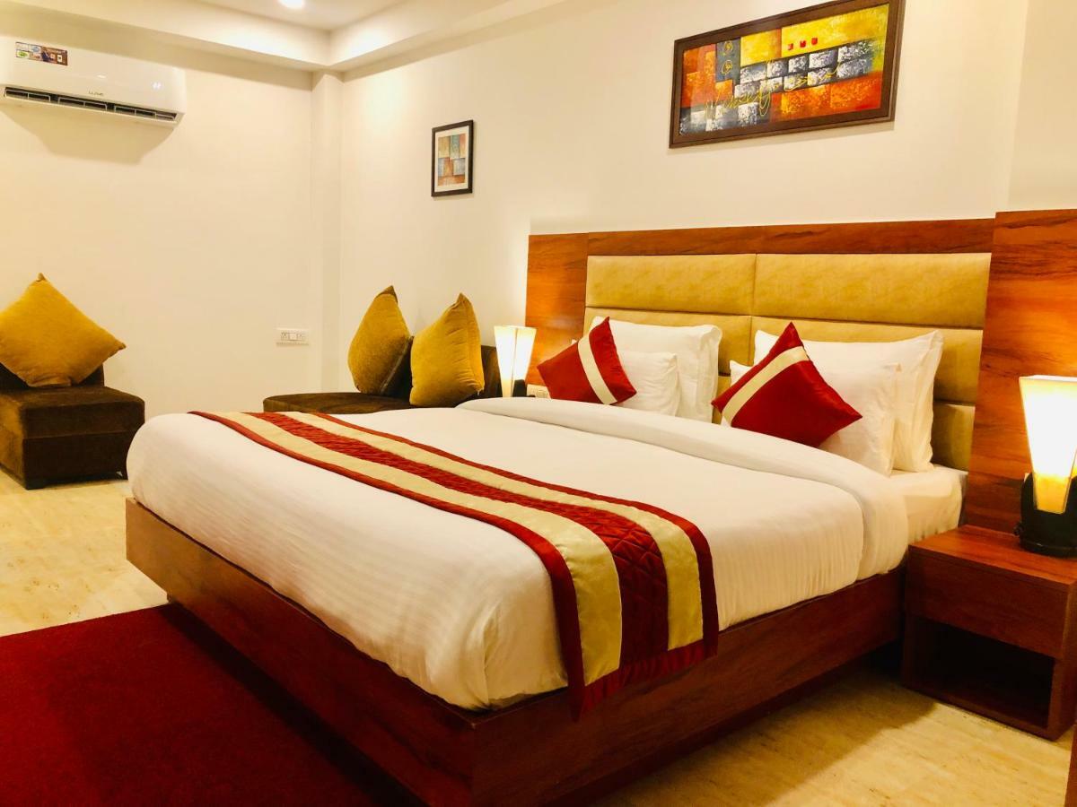 Red Crown Hotel 3*