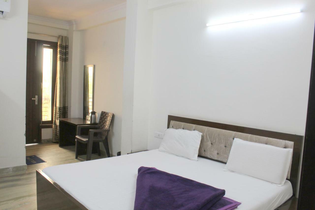 South Delhi Hotel 3*