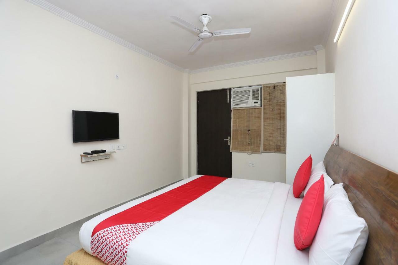 Oyo 28670 Dev Palace Hotel Gurgaon