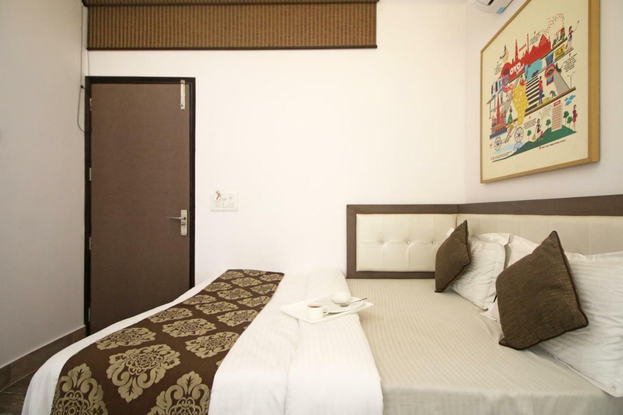 Hotel Oyo 393 Rk Grand 3*