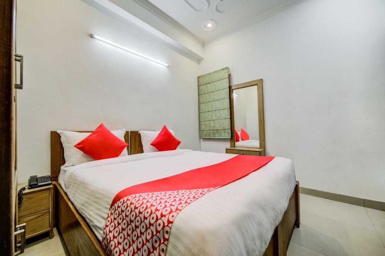 Hotel Oyo 23053 Millenium Residency