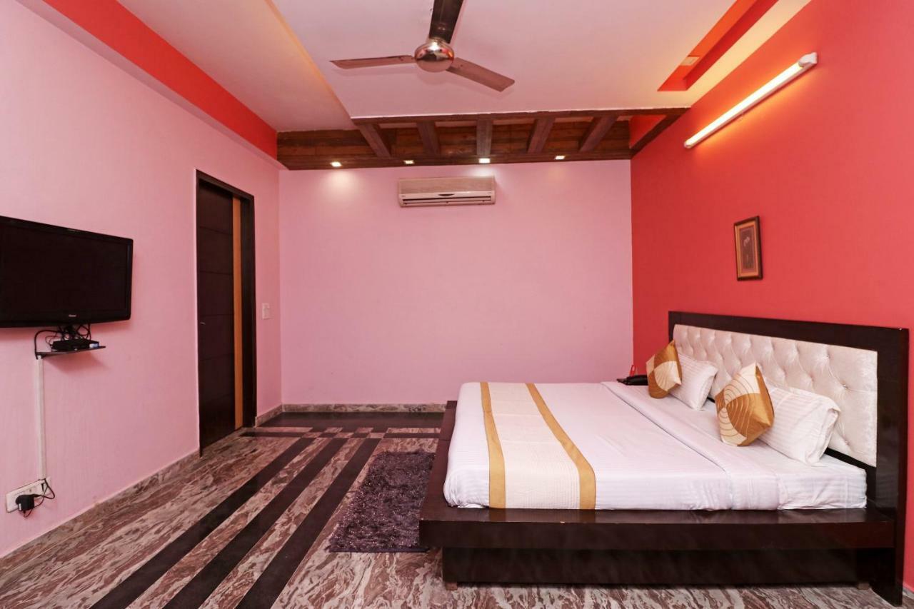 Hotel Oyo 10665 Sector 20