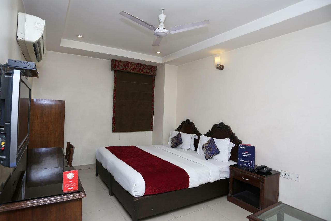 Hotel Clark Heights New Delhi