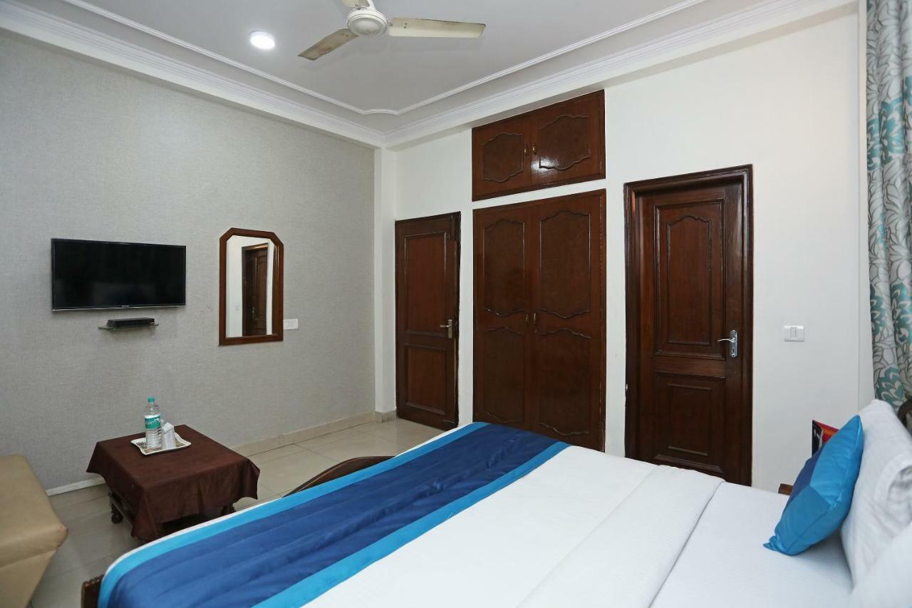 Hotel Oyo 472 Sareen New Delhi