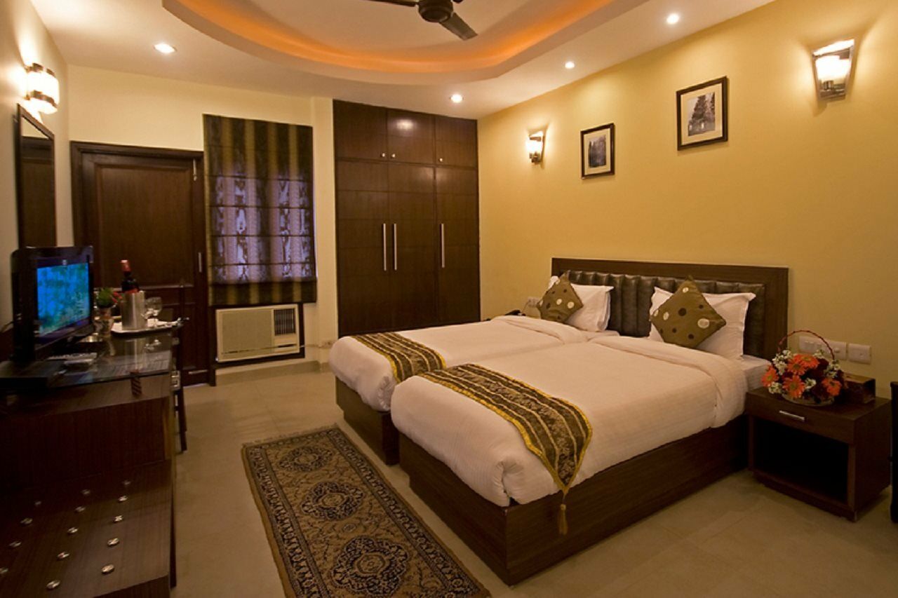 Red Maple Homestay *
