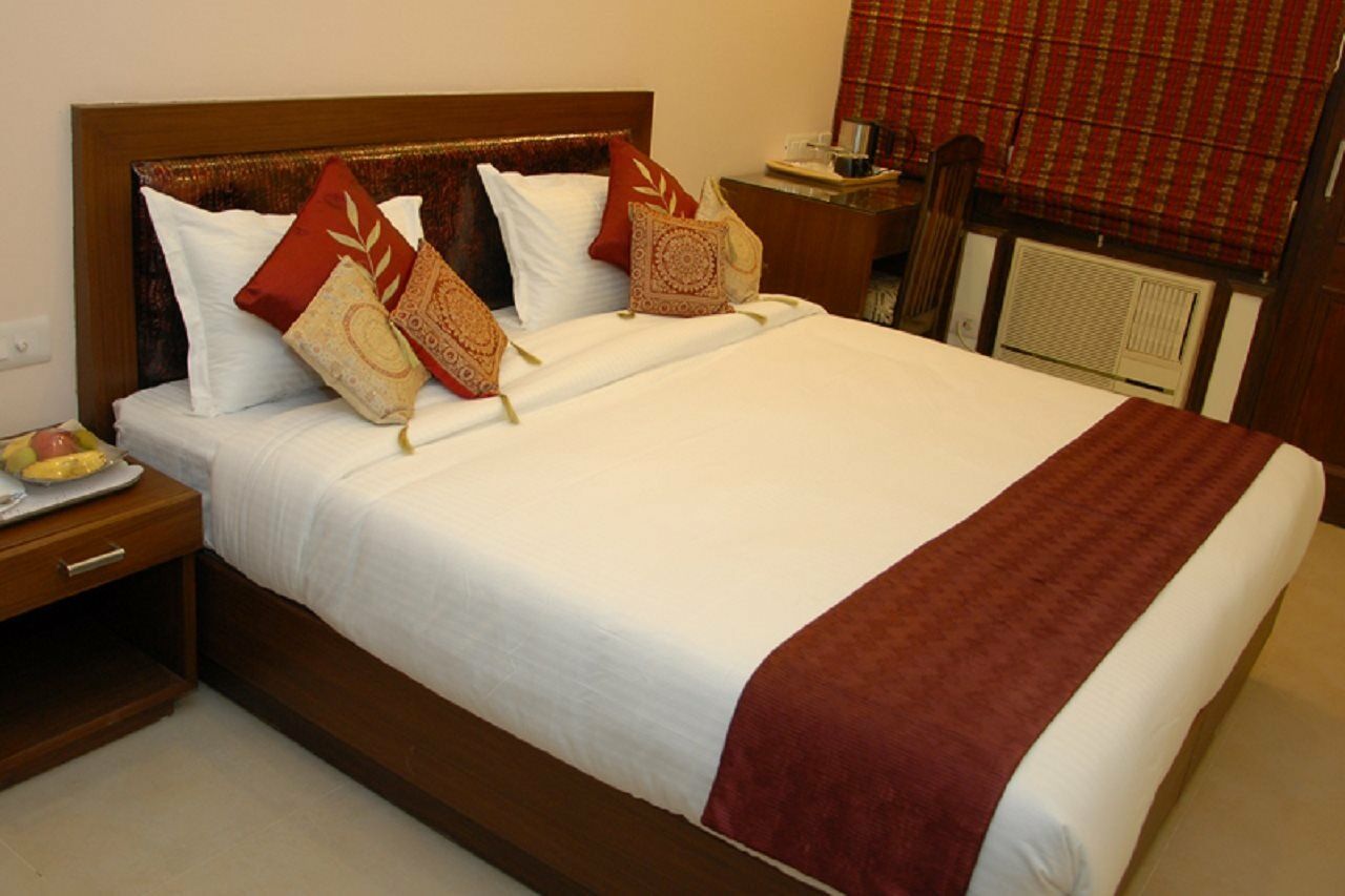 Red Maple Homestay *