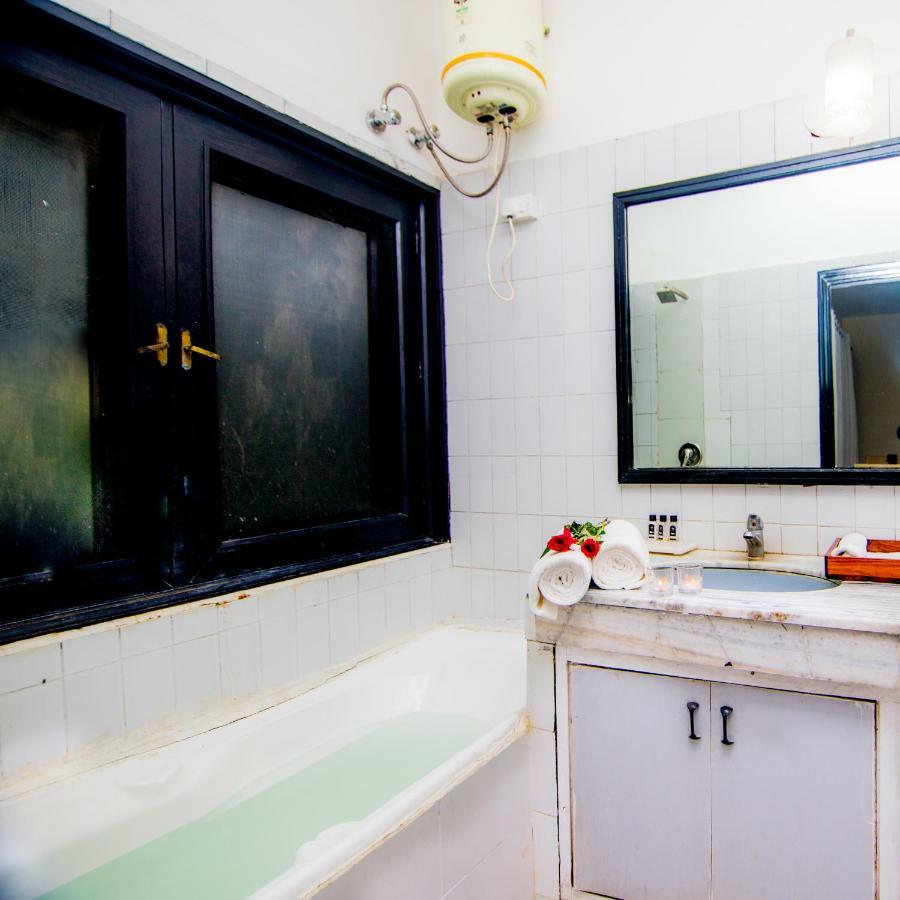 V Resorts Farm Delhi 3*