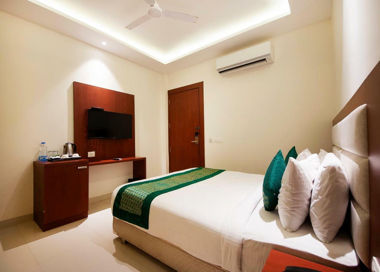 Hotel Z Suites- Delhi Igi Airport Hotel New Delhi