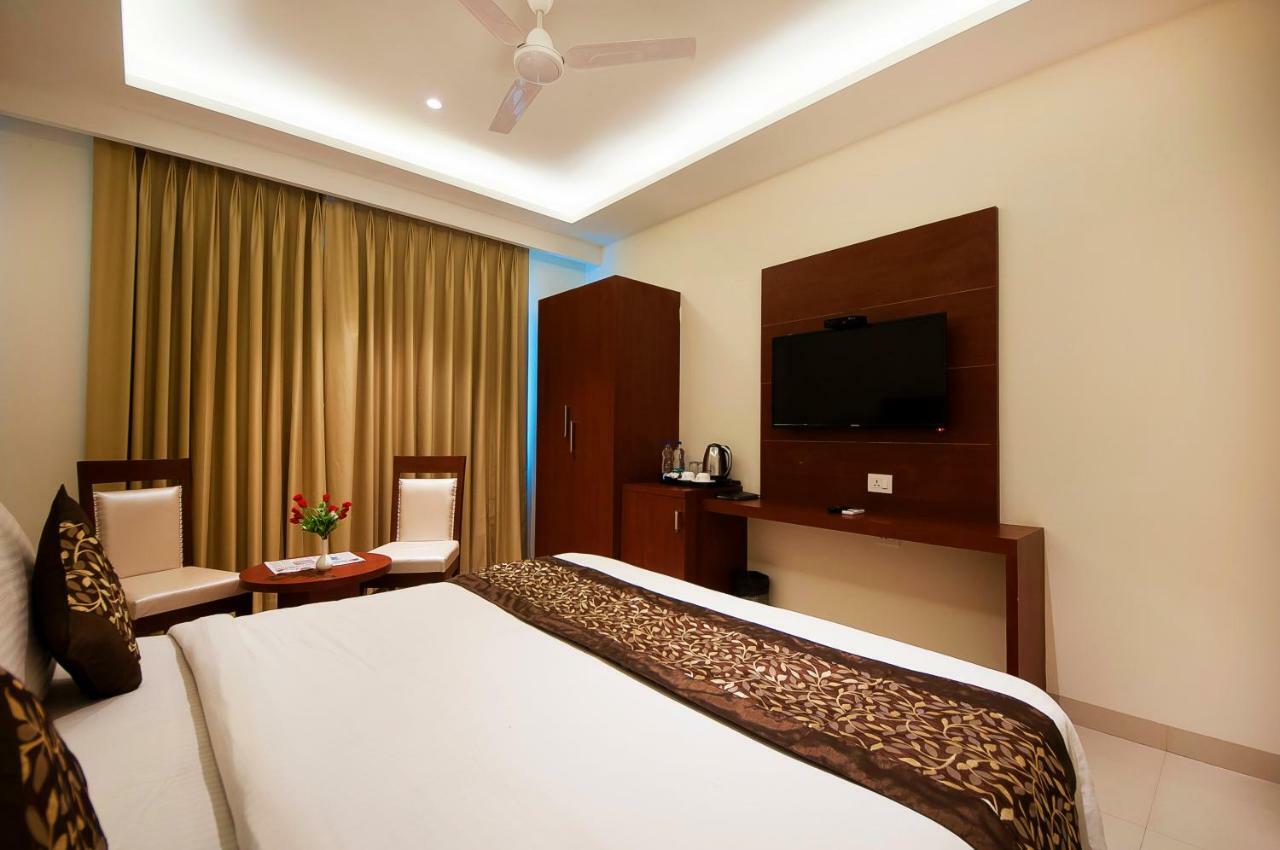 Hotel Z Suites- Delhi Igi Airport 3*
