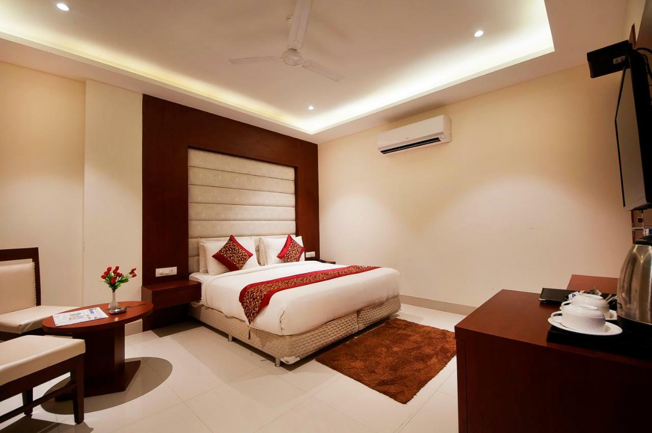 Hotel Z Suites- Delhi Igi Airport Hotel New Delhi