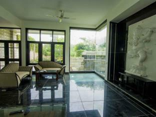 Resort V Resorts Farm Delhi 3*