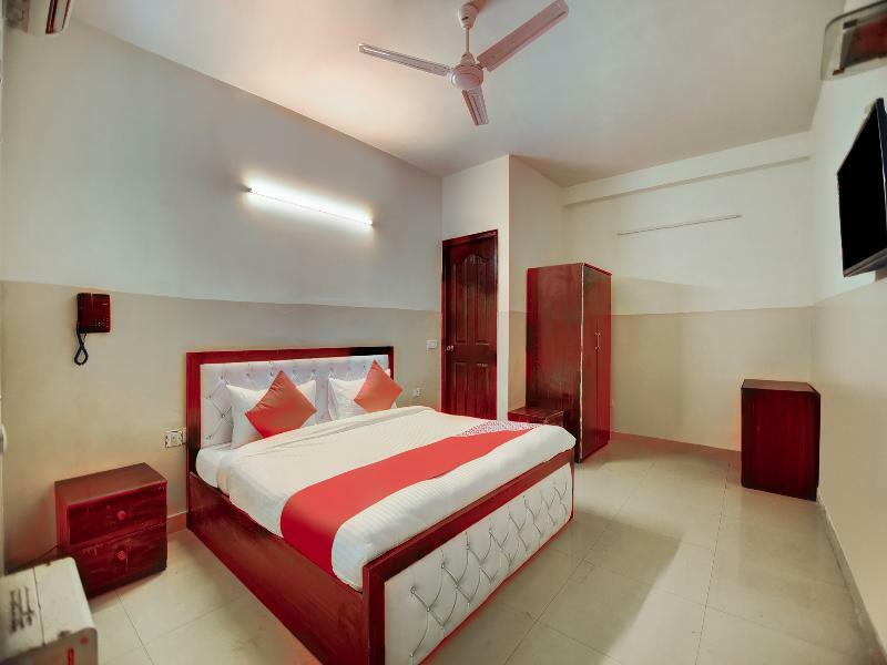Oyo 28461 Royal 3* Delhi (National Capital Territory of India)