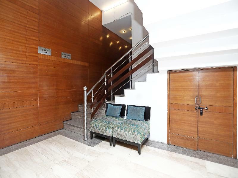 Hotel Hari's Court & New Delhi