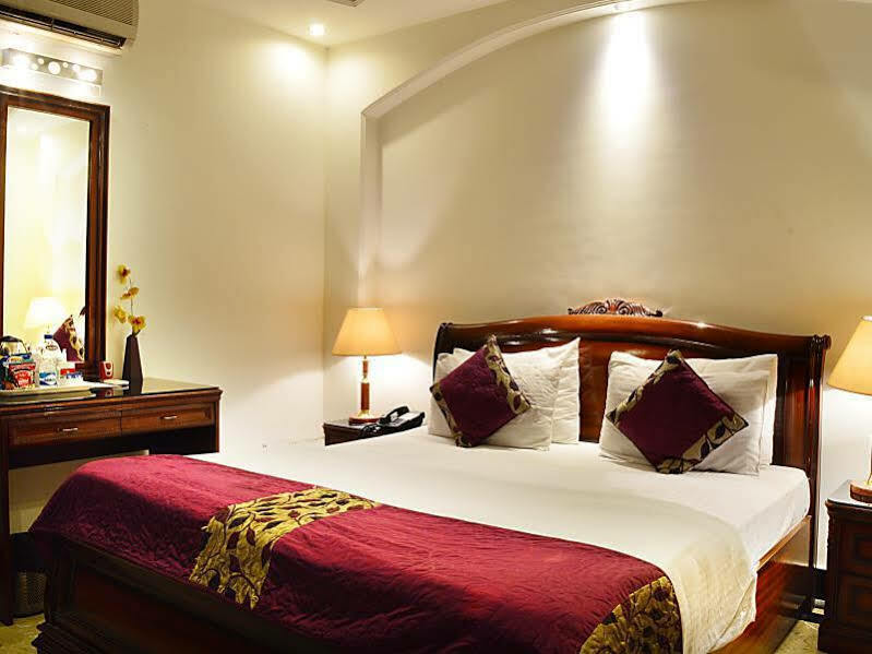 Emperor Palms Hotel 3*